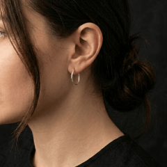 925 Ayar Gümüş 1,5 cm Çaplı  Halka Küpe – Minimal ve Şık Tasarım