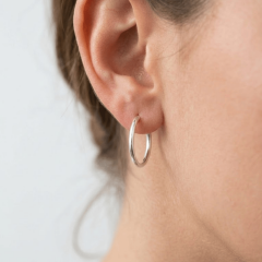 925 Ayar Gümüş 1,5 cm Çaplı  Halka Küpe – Minimal ve Şık Tasarım