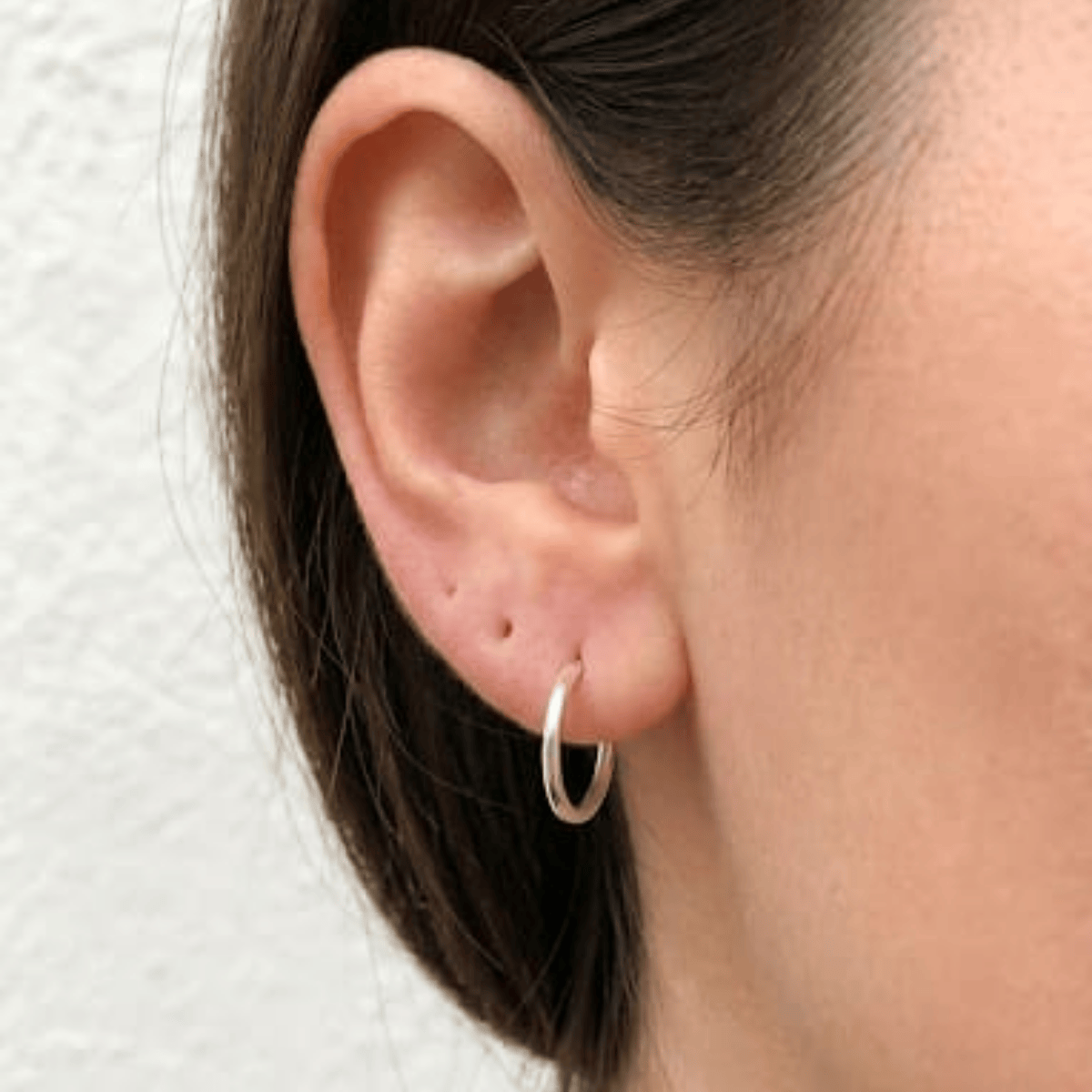 925 Ayar Gümüş 1 cm Çaplı Halka Küpe – Minimal ve Şık Tasarım