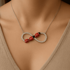 925 Ayar Gümüş Kolye (Uğurböcekli Sonsuzluk Figürü)