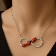 925 Ayar Gümüş Uğur Böcekli Sonsuzluk Kolye