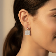 925 Ayar Kare Baget Taşlı Gümüş Küpe