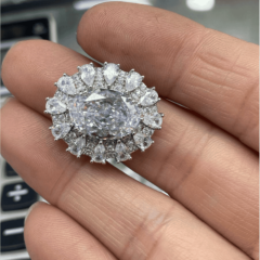 925 Ayar Gümüş Oval Kesim Zirkon Taşlı Işıltılı Yüzük