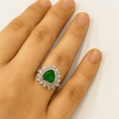 925 Ayar Gümüş Zümrüt Yeşili Kalp Kesim Zirkon Taşlı Yüzük