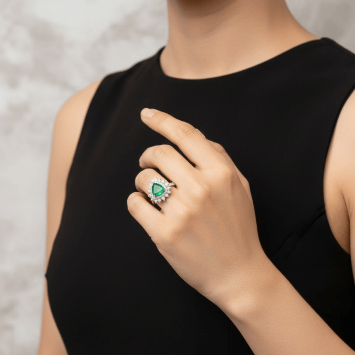 925 Ayar Gümüş Zümrüt Yeşili Kalp Kesim Zirkon Taşlı Yüzük