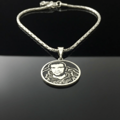 925 Ayar Gümüş Devrimci Portre Figürlü Erkek Kolye