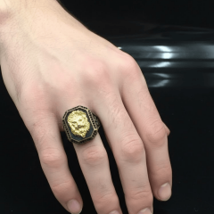 925 Ayar Gümüş Sekizgen Tasarım Aslan Figürlü Erkek Yüzük